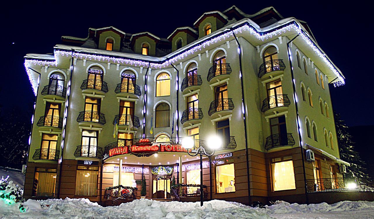Grand Hotel Pylypets Pilipets Ngoại thất bức ảnh